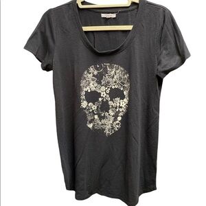 Maurices T-shirt floral skull print short sleeve deep scoop neckline size small